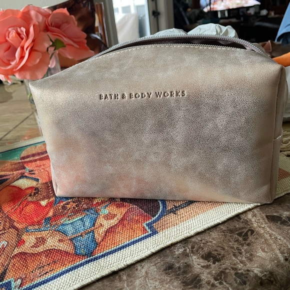 Bath and Body Works Makeup Bag NWT - Picture 8 of 10